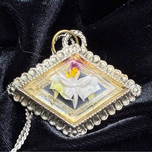 Vintage Resin Carved Intaglio Painted White And Purple Orchid Flower Necklace